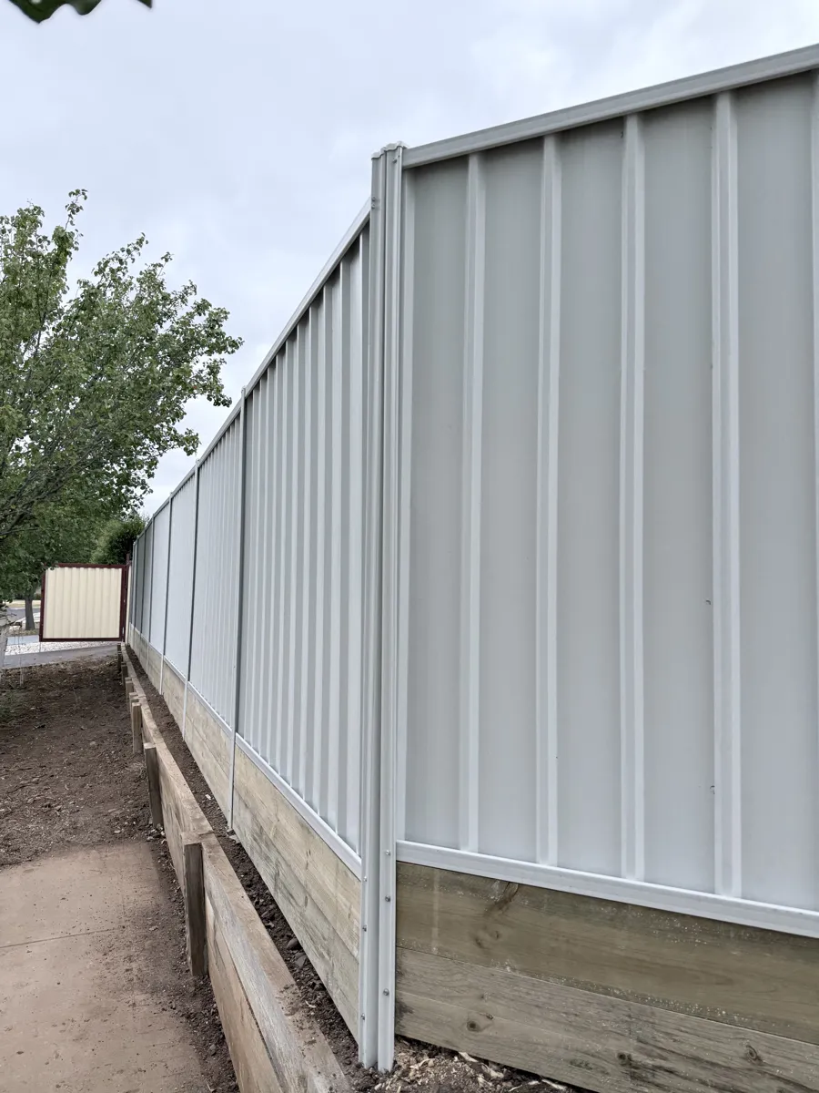 Colorbond fence run on a new build